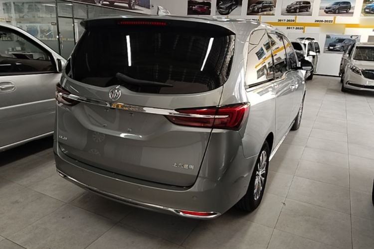Used Buick GL8 2023 Facelifted Land Cruiser Executive Luxury Version Rear Right 45 Deg