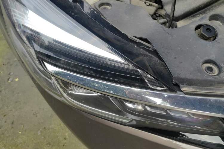 Used Buick GL8 2023 Land Executive Class 652T Smart Luxury Model Right Front Headlight