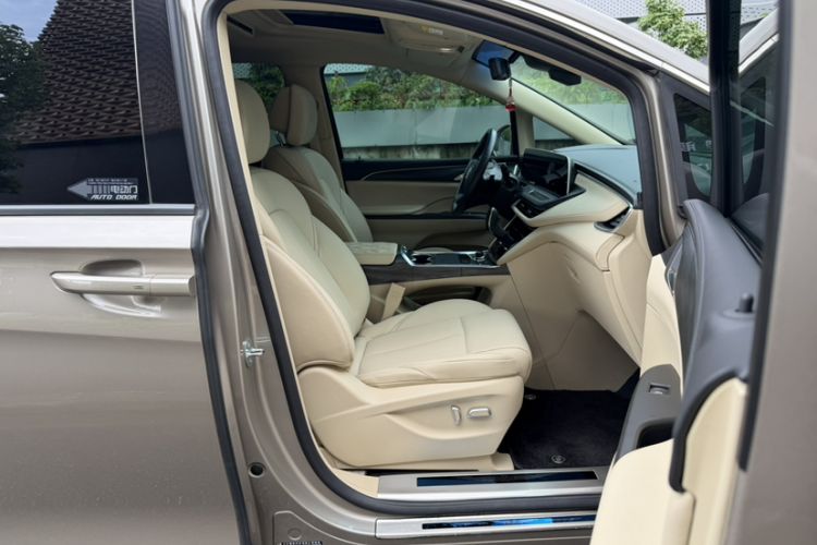 Used Buick GL8 2023 ES Lu Zun Deluxe Model Right Front Seat
