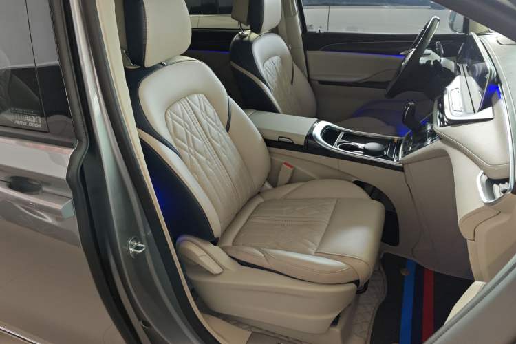 Used Buick GL8 2023 ES Lu Zun Comfort Model Right Front Seat
