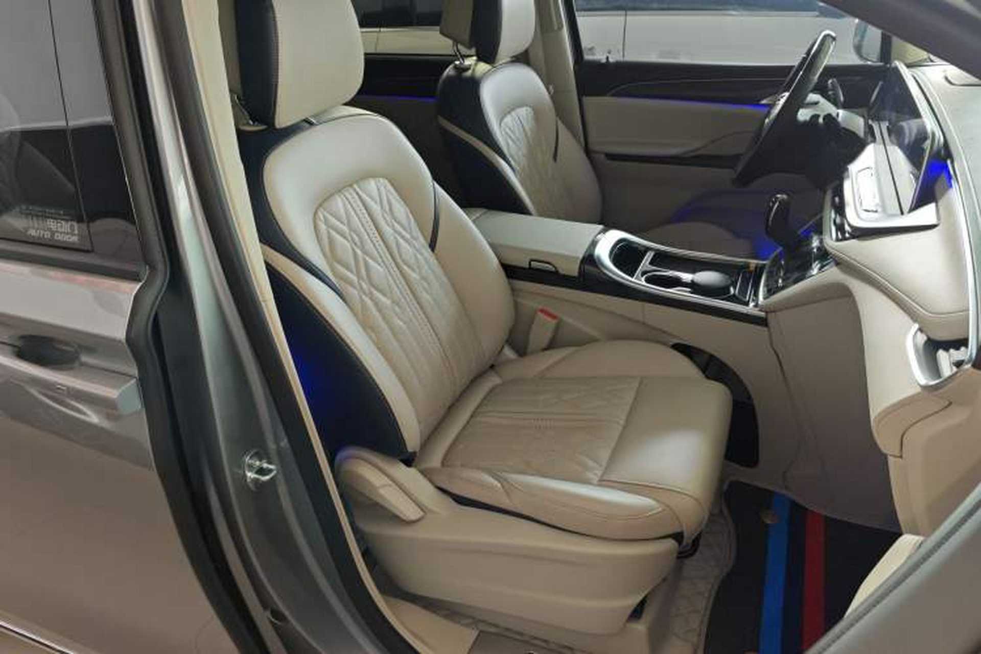 Used Buick GL8 2023 ES Lu Zun Comfort Model Right Front Seat