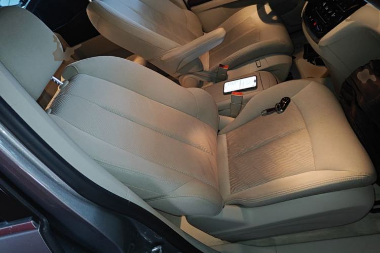 Used Buick GL8 2023 Land Executive Class Comfort Model Right Front Seat