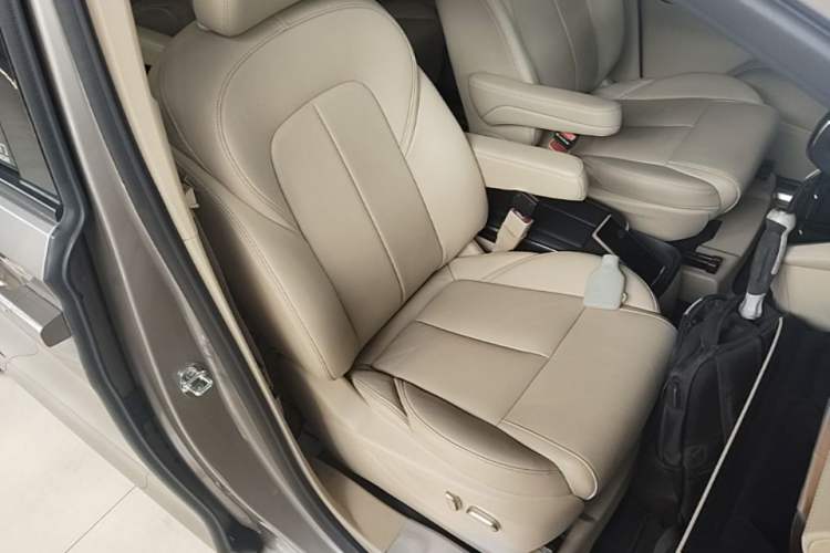 Used Buick GL8 2023 ES Lu Zun Deluxe Model Right Front Seat