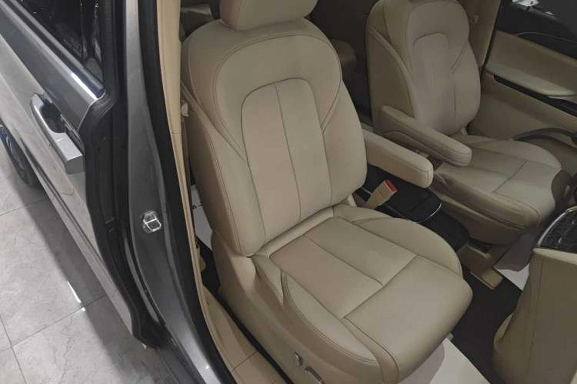 Used Buick GL8 2023 ES Lu Zun Deluxe Model Right Front Seat