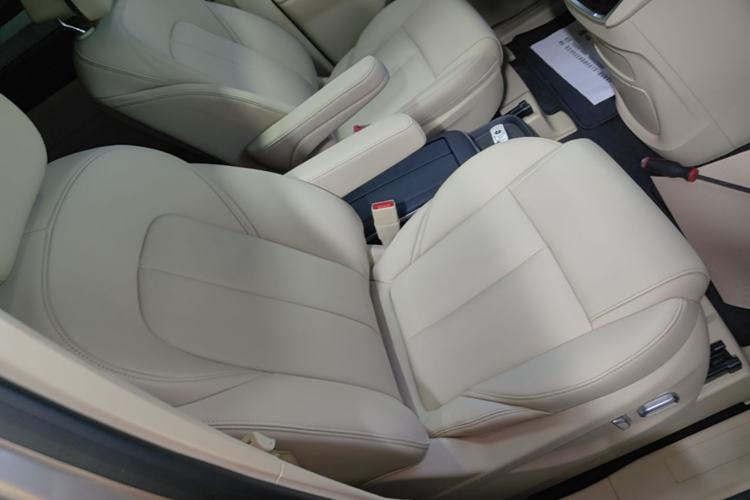 Used Buick GL8 2023 ES Lu Zun Deluxe Model Right Front Seat