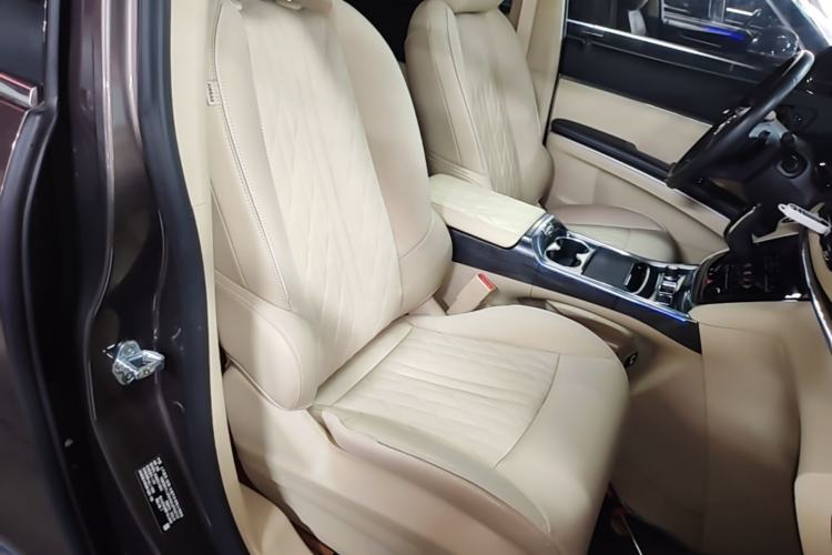 Used Buick GL8 2023 Facelifted Land Cruiser Executive Luxury Version Right Front Seat