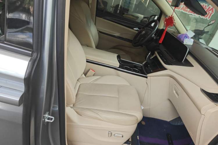 Used Buick GL8 2023 ES Lu Zun Deluxe Model Right Front Seat