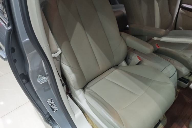 Used Buick GL8 2023 Land Executive Class Smart Enjoyment Model Right Front Seat