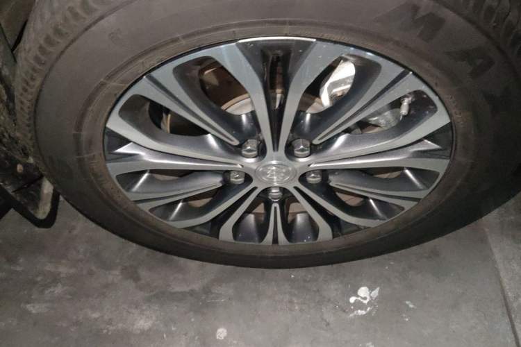 Used Buick GL8 2023 Land Executive Class Smart Enjoyment Model Right Front Wheel Hub