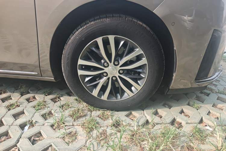 Used Buick GL8 2023 ES Lu Zun Deluxe Model Right Front Wheel Hub