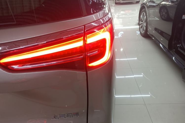 Used Buick GL8 2023 ES Lu Zun Comfort Model Right Rear Taillight