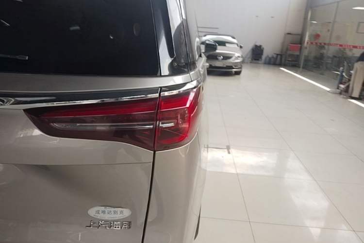 Used Buick GL8 2023 ES Lu Zun Deluxe Model Right Rear Taillight