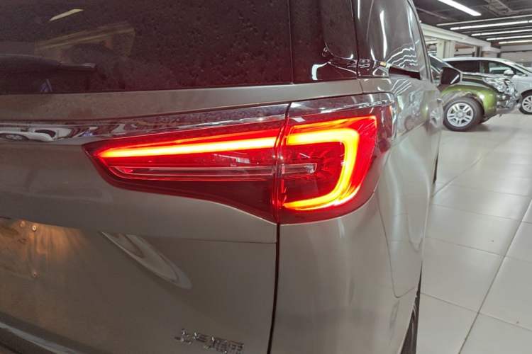 Used Buick GL8 2023 ES Lu Zun Luxury Model Right Rear Taillight