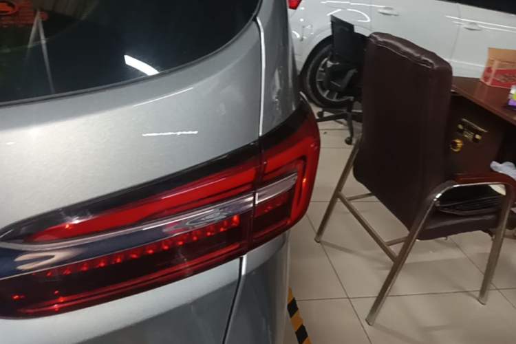 Used Buick GL8 2023 Land Executive Class Comfort Model Right Rear Taillight