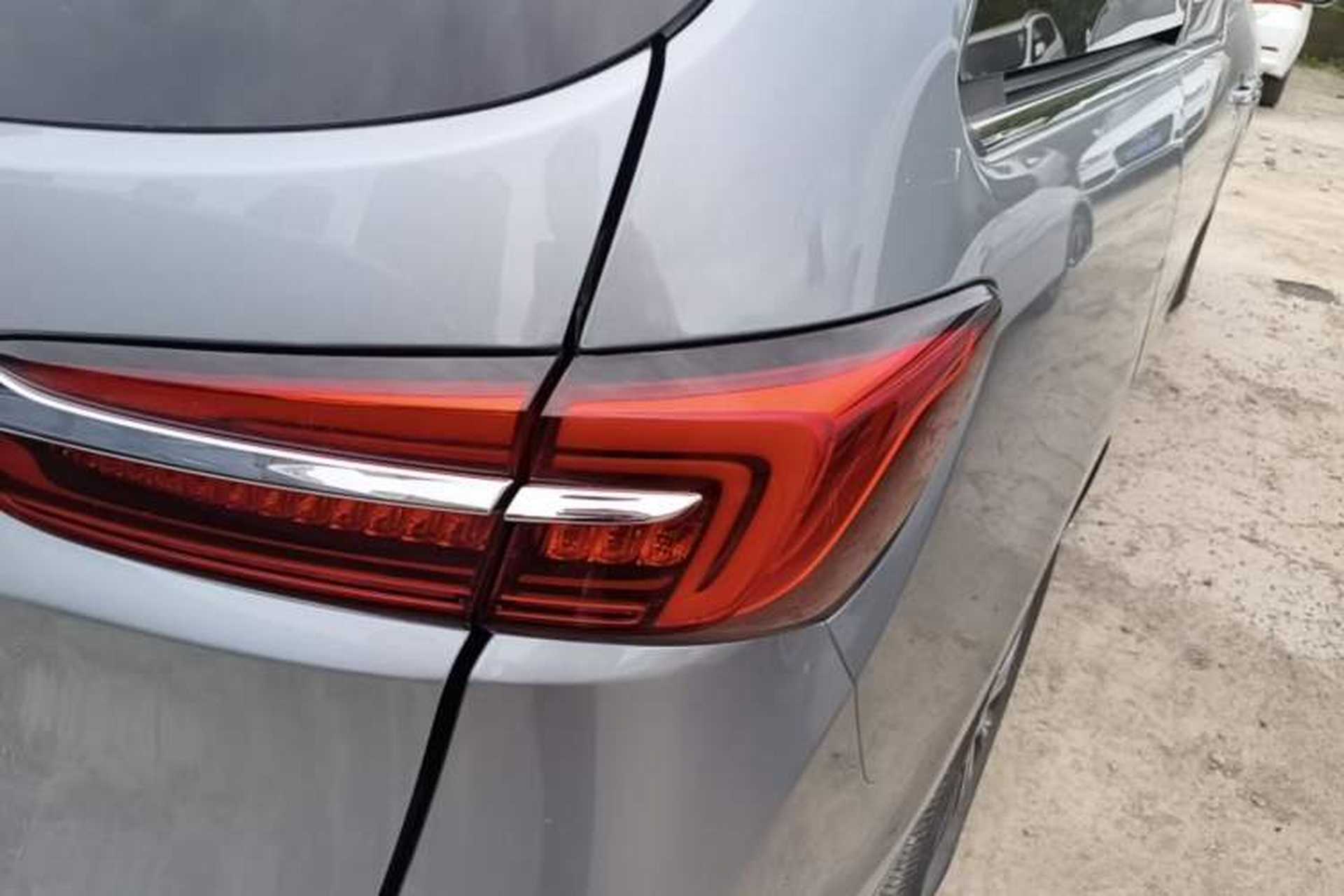 Used Buick GL8 2023 Facelifted Land Cruiser Executive Luxury Version Right Rear Taillight