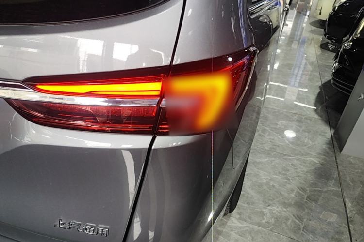 Used Buick GL8 2023 Facelifted Land Cruiser Executive Luxury Version Right Rear Taillight
