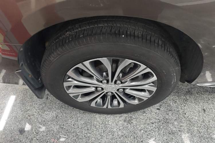 Used Buick GL8 2023 Land Executive Class Comfort Model Right Rear Wheel Hub