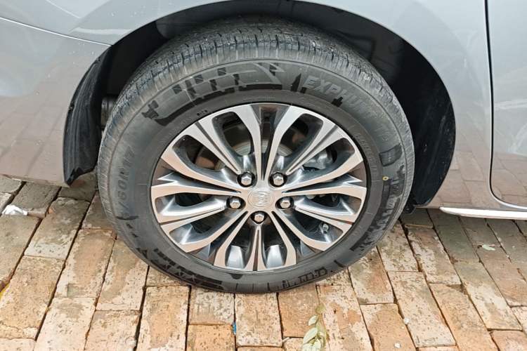 Used Buick GL8 2023 Land Executive Class 652T Luxury Model Right Rear Wheel Hub