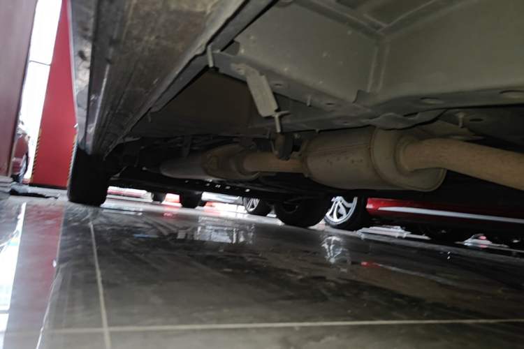 Used Buick GL8 2023 Land Executive Class Comfort Model Right Side Sill