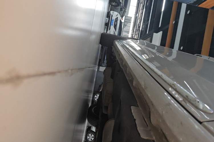 Used Buick GL8 2023 ES Lu Zun Luxury Model Right Side Sill