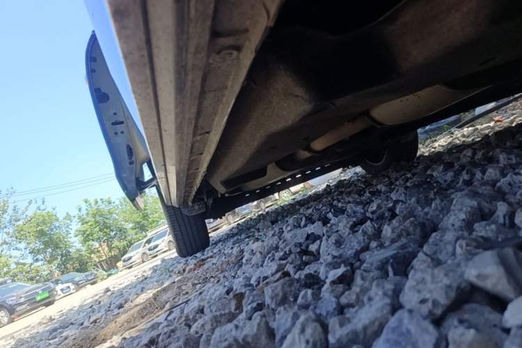 Used Buick GL8 2023 Land Executive Class 652T Luxury Model Right Side Sill