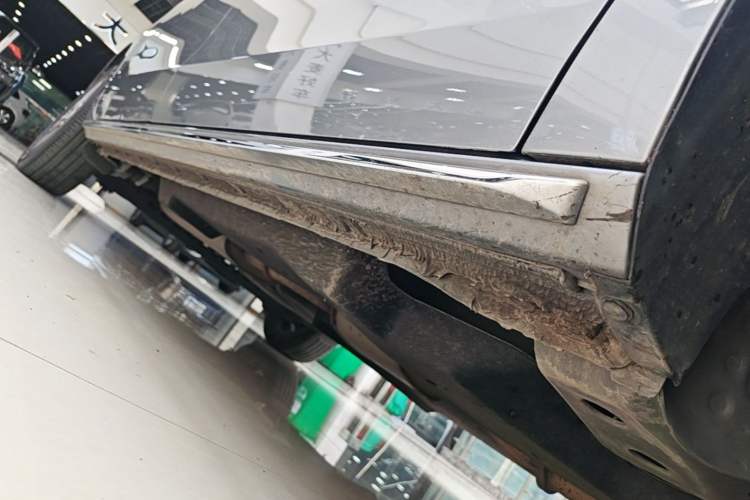 Used Buick GL8 2023 Land Executive Class Smart Enjoyment Model Right Side Sill