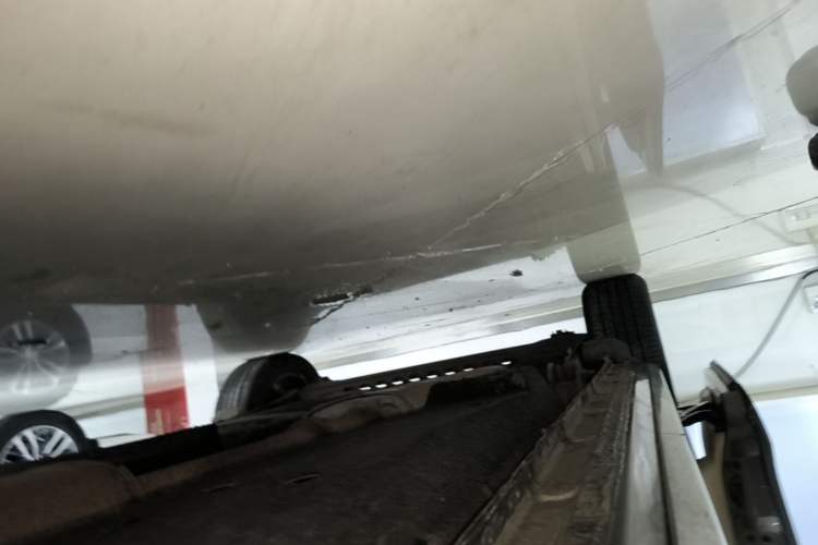 Used Buick GL8 2023 Facelifted Land Cruiser Executive Luxury Version Right Side Sill