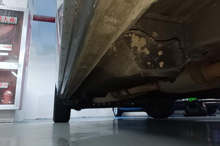 Used Buick GL8 2023 Land Executive Class Comfort Model Right Side Sill