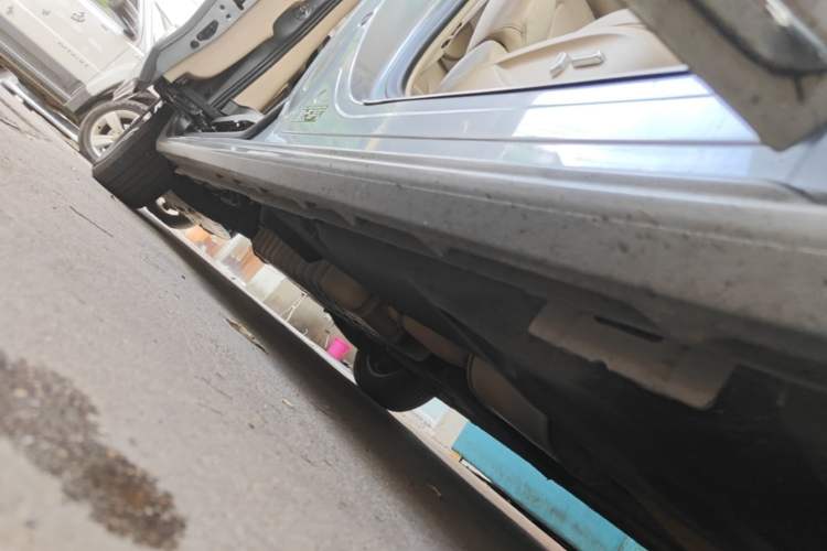Used Buick GL8 2023 ES Lu Zun Deluxe Model Right Side Sill