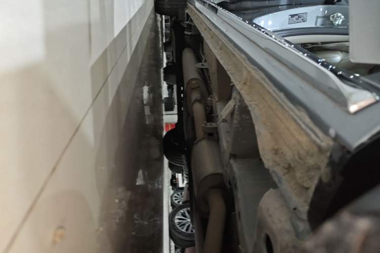 Used Buick GL8 2023 Land Executive Class Smart Enjoyment Model Right Side Sill