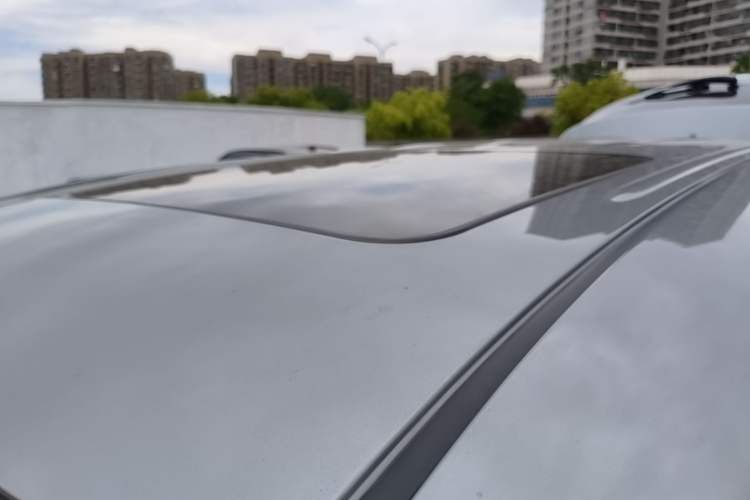 Used Buick GL8 2023 Facelifted Land Cruiser Executive Luxury Version Roof