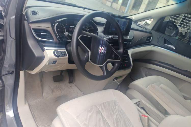 Used Buick GL8 2023 Land Executive Class Comfort Model Steering Wheel