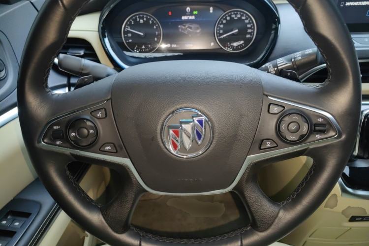 Used Buick GL8 2023 Land Executive Class 652T Smart Luxury Model Steering Wheel
