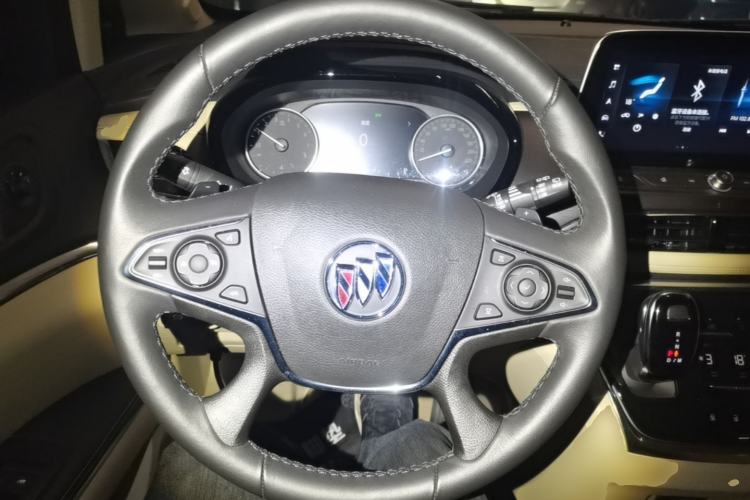 Used Buick GL8 2023 Facelifted Land Cruiser Executive Luxury Version Steering Wheel