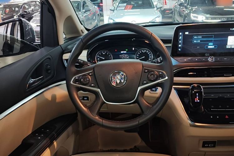 Used Buick GL8 2023 Facelifted Land Cruiser Executive Luxury Version Steering Wheel