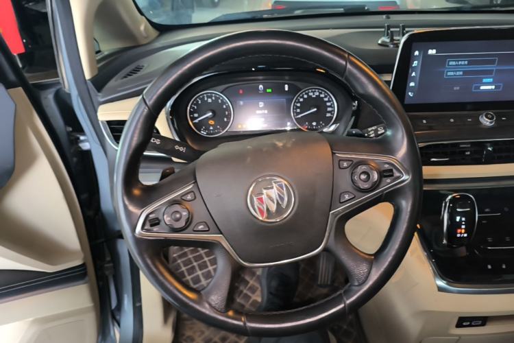 Used Buick GL8 2023 Facelifted Land Cruiser Executive Luxury Version Steering Wheel