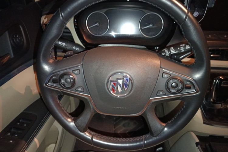 Used Buick GL8 2023 Land Executive Class 652T Smart Luxury Model Steering Wheel