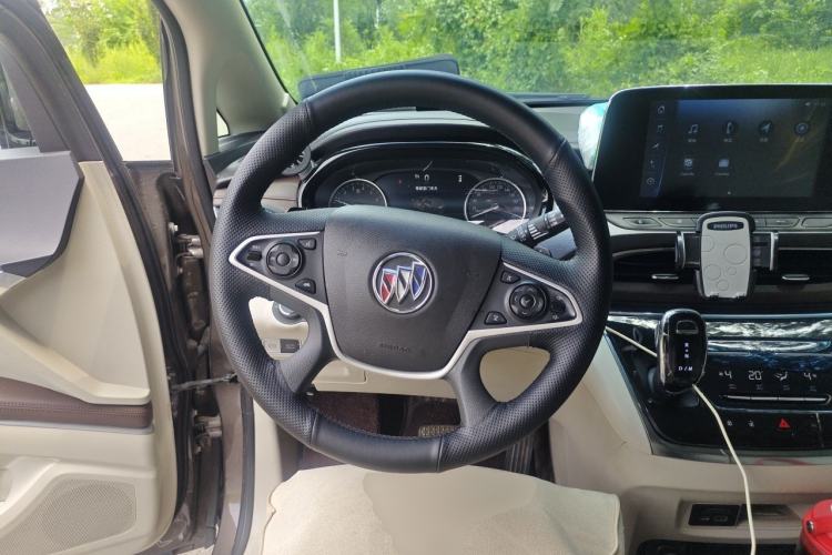 Used Buick GL8 2023 Land Executive Class Comfort Model Steering Wheel