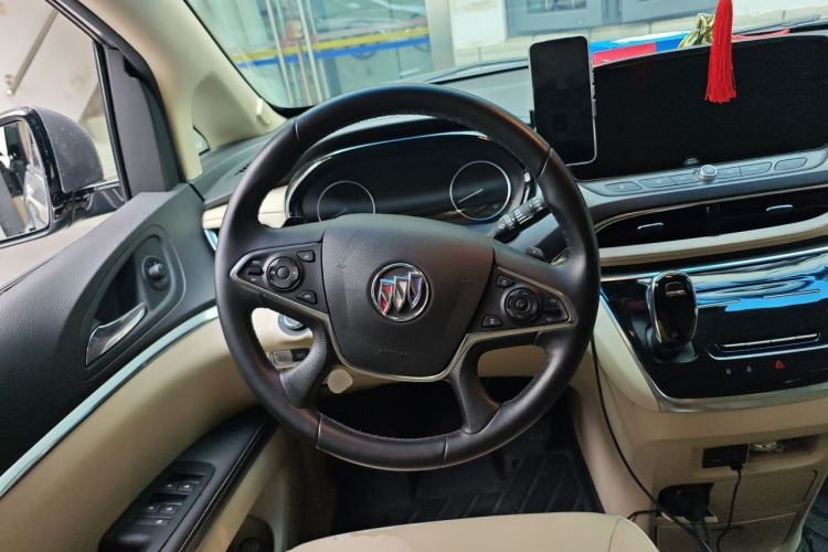 Used Buick GL8 2023 Facelifted Land Cruiser Executive Luxury Version Steering Wheel