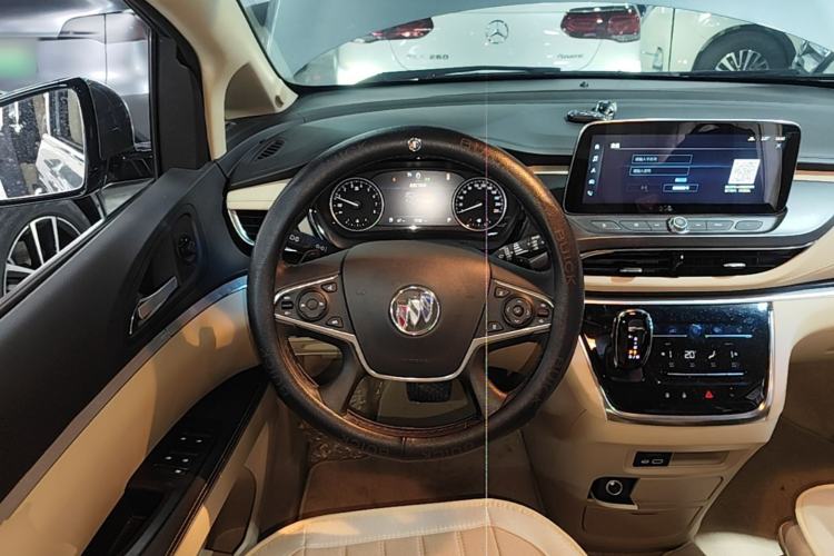 Used Buick GL8 2023 Facelifted Land Cruiser Executive Luxury Version Steering Wheel