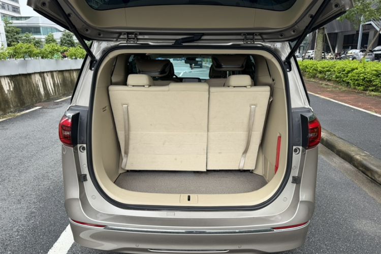 Used Buick GL8 2023 ES Lu Zun Deluxe Model Trunk