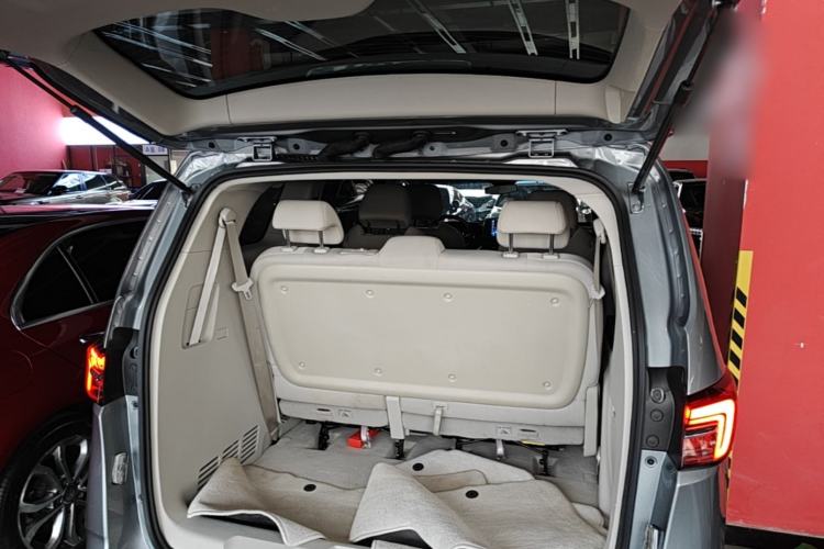 Used Buick GL8 2023 Land Executive Class Comfort Model Trunk