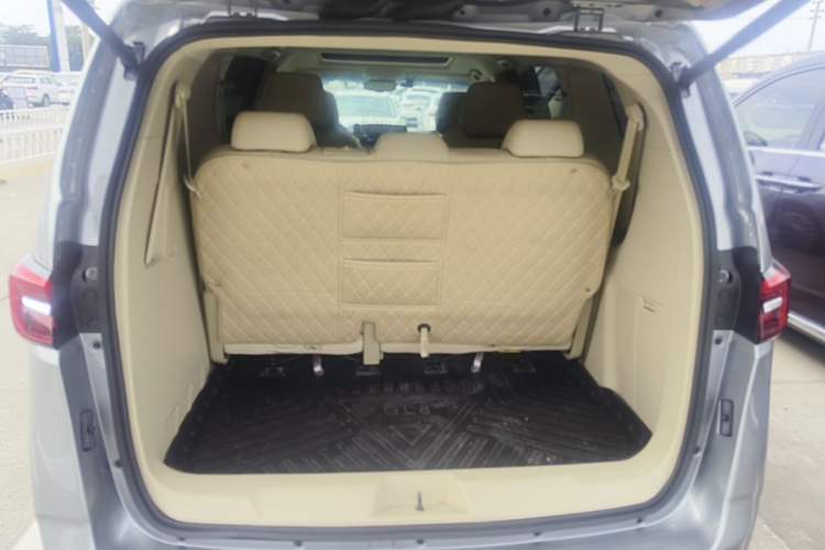 Used Buick GL8 2023 Facelifted Land Cruiser Executive Luxury Version Trunk