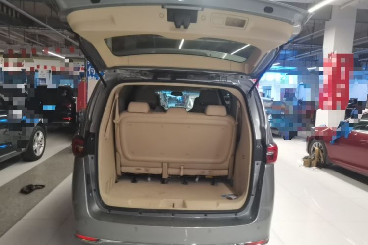 Used Buick GL8 2023 Facelifted Land Cruiser Executive Luxury Version Trunk