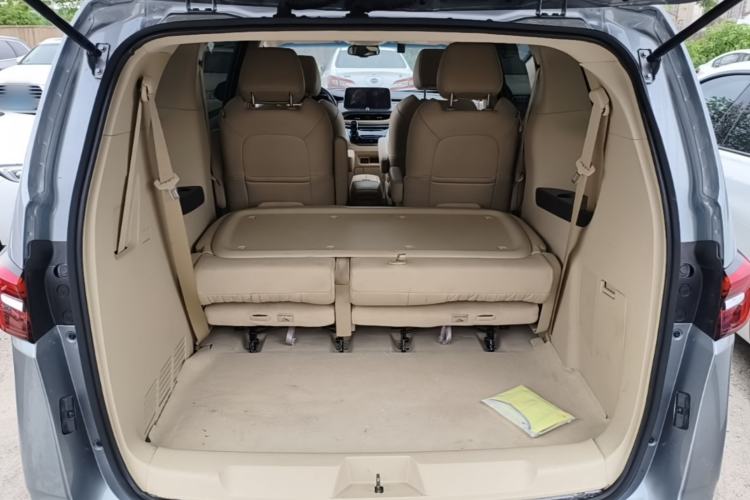 Used Buick GL8 2023 Facelifted Land Cruiser Executive Luxury Version Trunk
