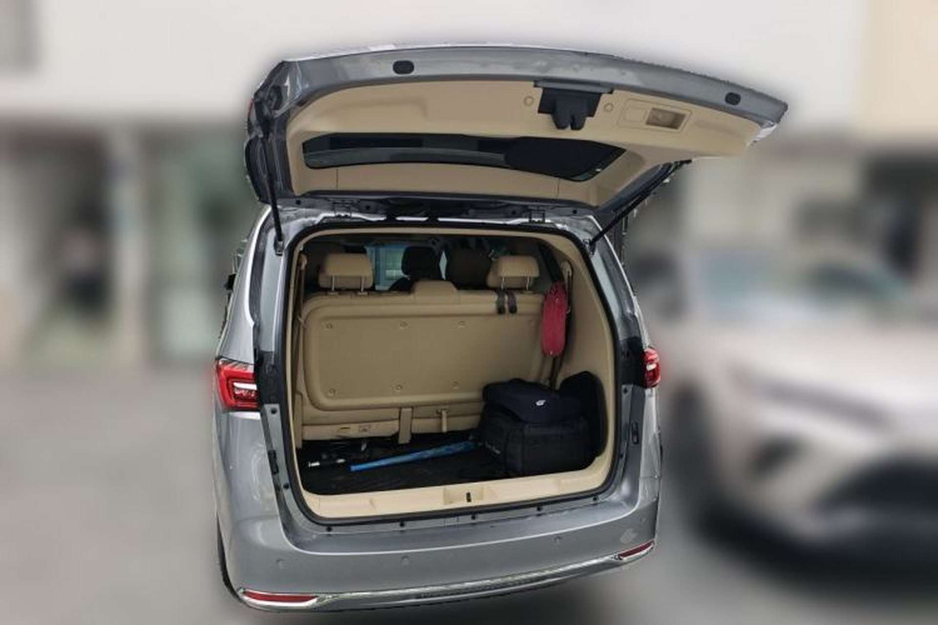 Used Buick GL8 2023 Facelifted Land Cruiser Executive Luxury Version Trunk