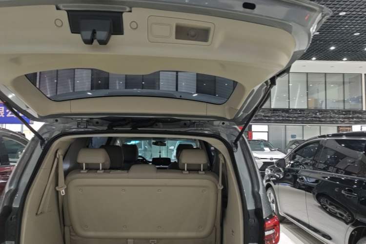Used Buick GL8 2023 Land Executive Class Smart Enjoyment Model Trunk