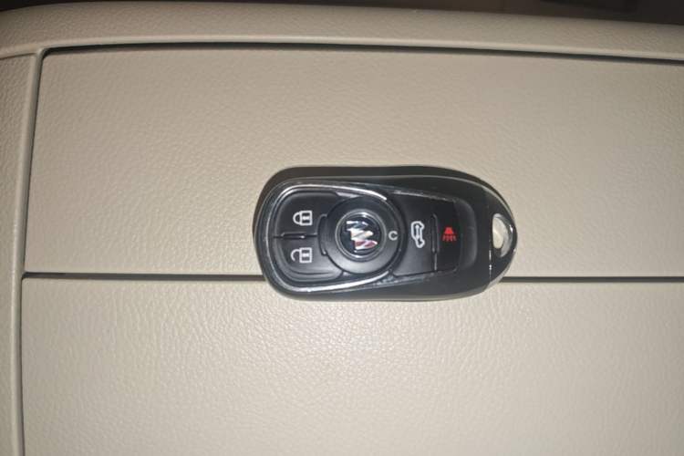 Used Buick GL8 2023 Land Executive Class 652T Luxury Model Vehicle Key