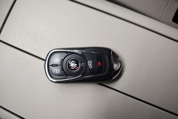 Used Buick GL8 2023 Land Executive Class 652T Luxury Model Vehicle Key
