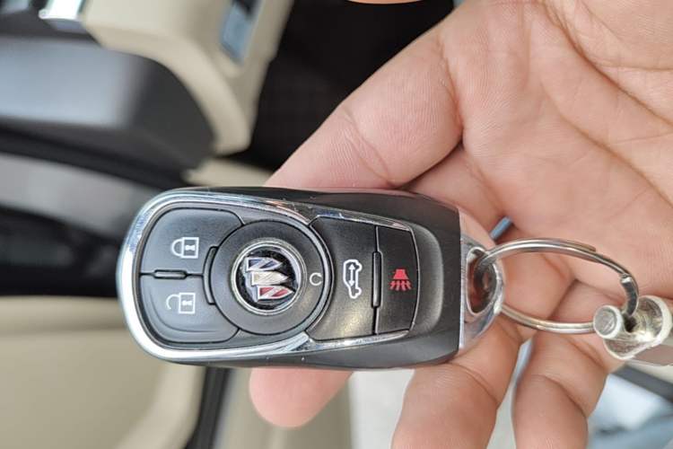 Used Buick GL8 2023 Facelifted Land Cruiser Executive Luxury Version Vehicle Key